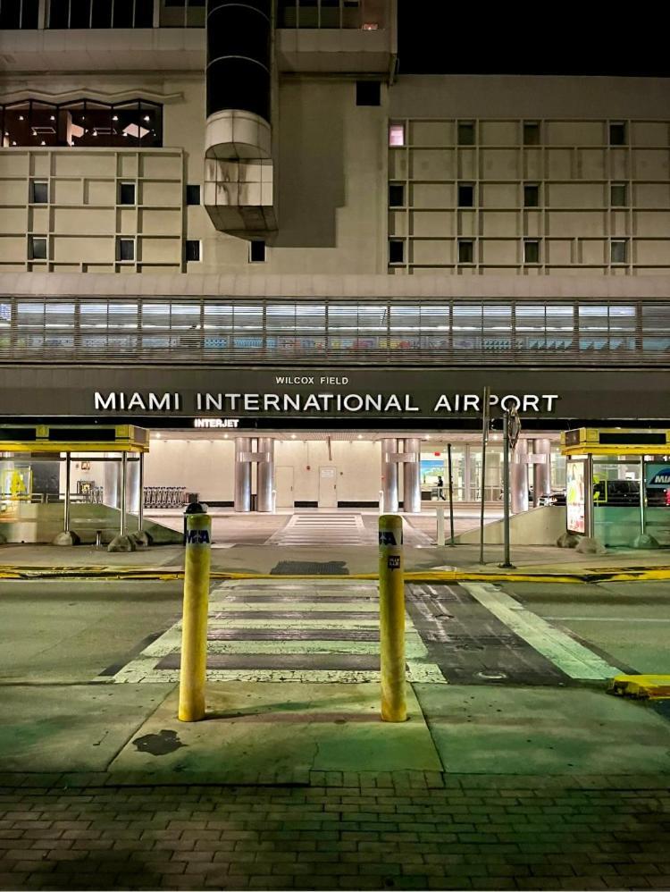 Private Rooms Close To Miami Airport - Free Parking - 01 Eksteriør bilde